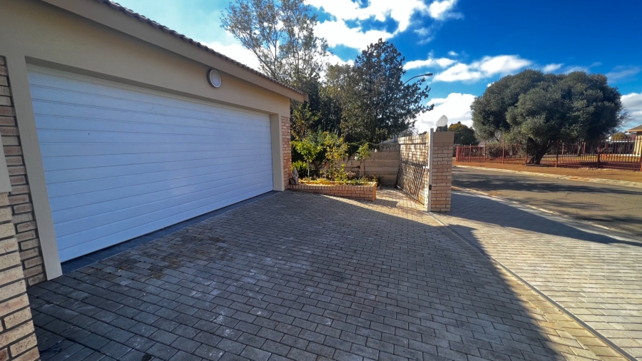 To Let 3 Bedroom Property for Rent in Bayswater Free State